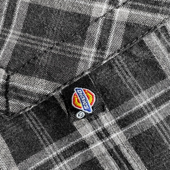 Dickies Long Sleeve Button Up Shirt Men's Size Medium Black Plaid Vintage Y2k - Picture 6 of 12